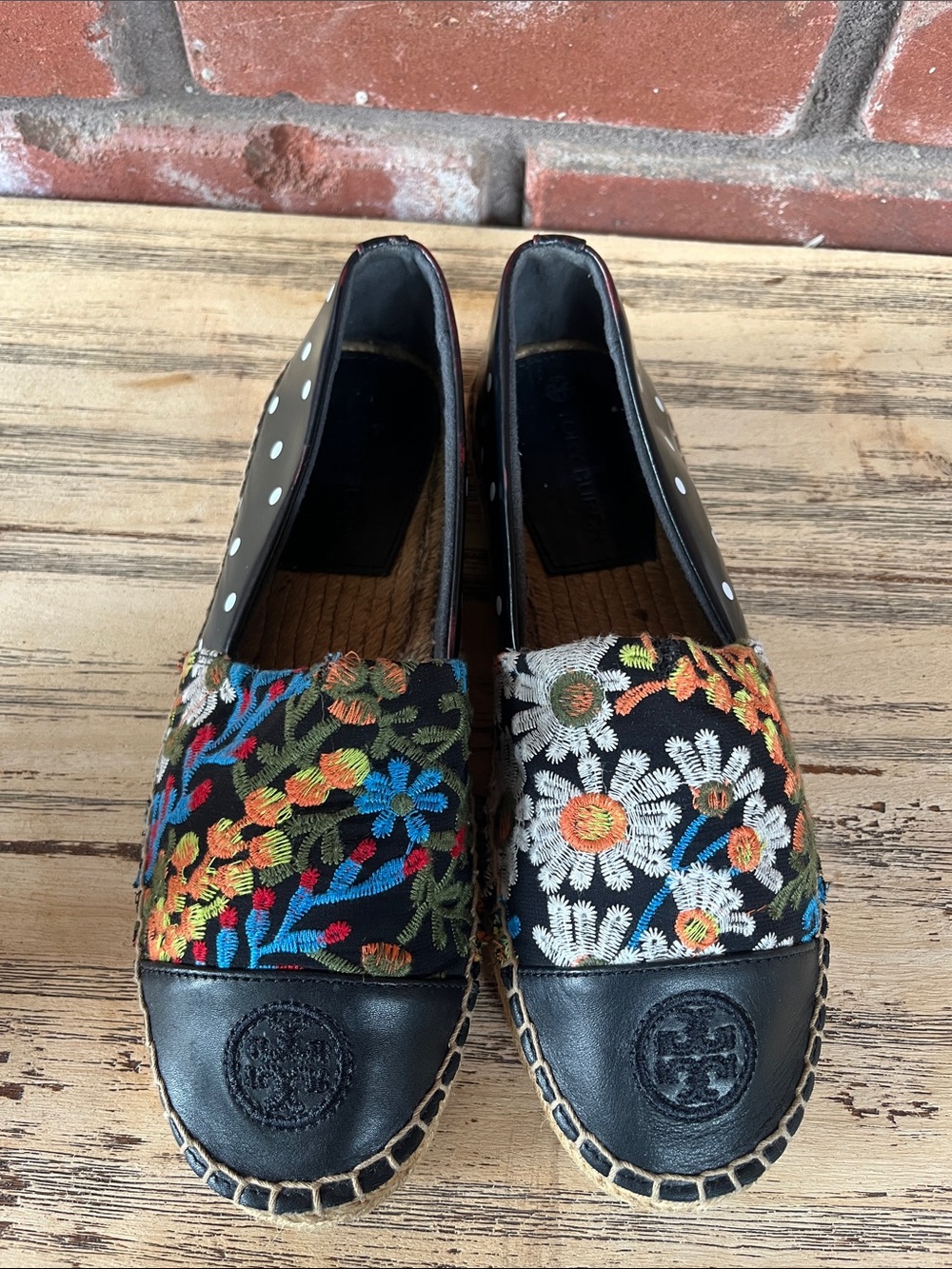 Tory Burch Black Multicolor Floral Embroidered Espadrilles size 7